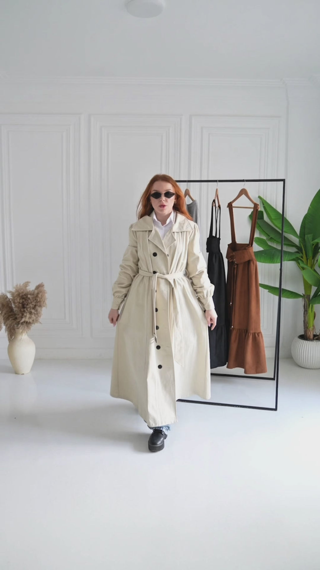 French lady Light beige coat