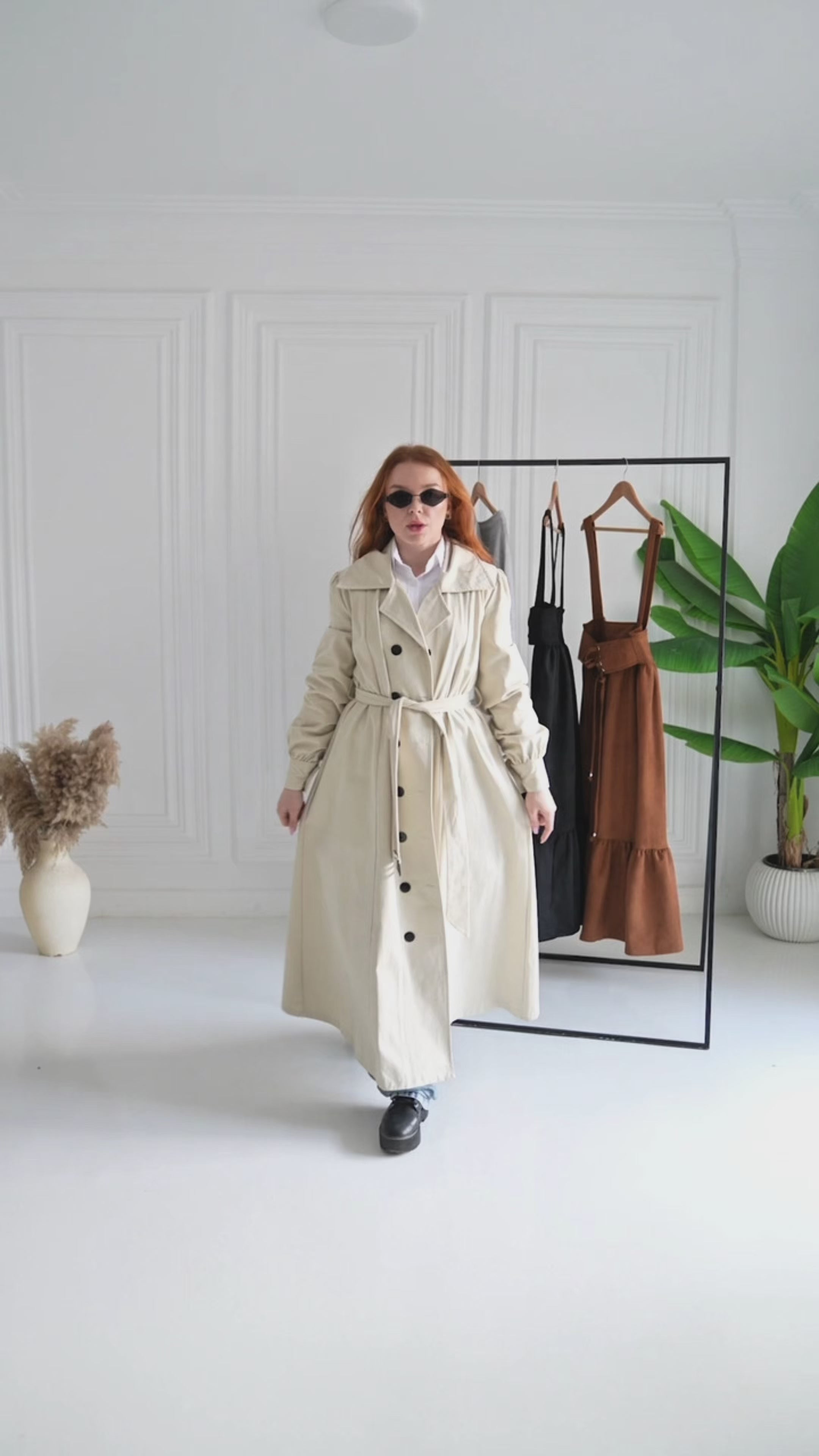 French lady Light beige coat