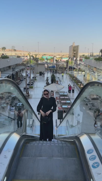 فستان إلينا الأسود
